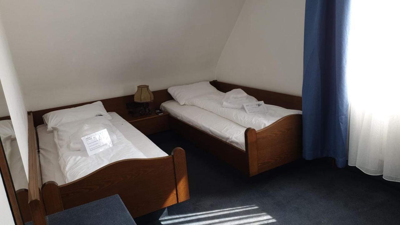 Hotel Goldene Rose Ebersbach an der Fils Екстериор снимка