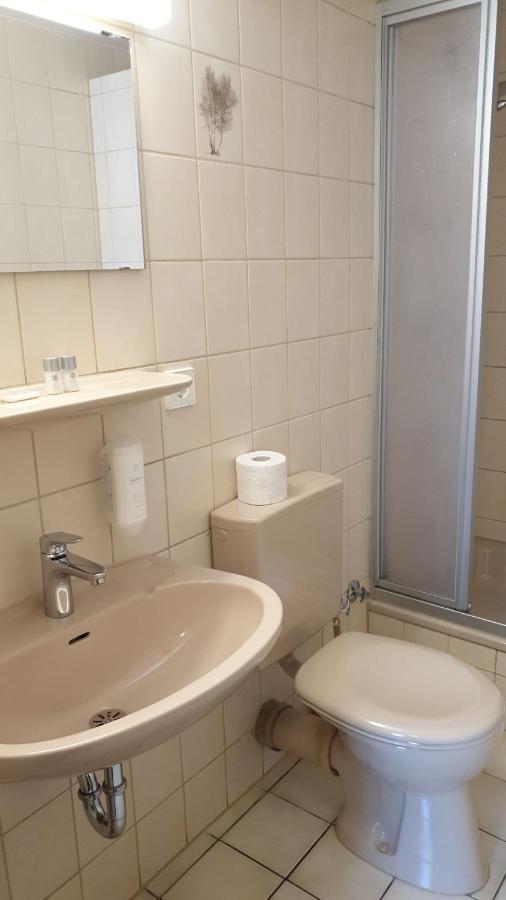 Hotel Goldene Rose Ebersbach an der Fils Екстериор снимка
